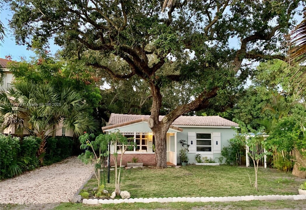 845 SW 11th Ct in Fort Lauderdale, FL - Building Photo
