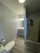 124 Pearl St, Unit 124A in Enfield, CT - Building Photo - Building Photo