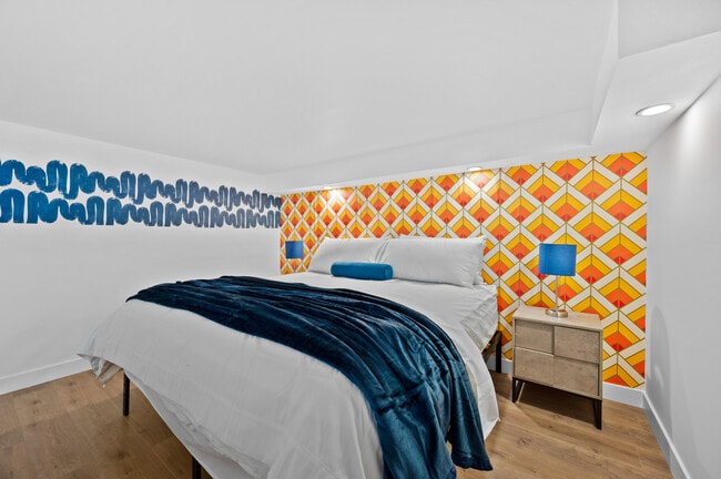 10366 Eastborne Ave in Los Angeles, CA - Building Photo - Building Photo