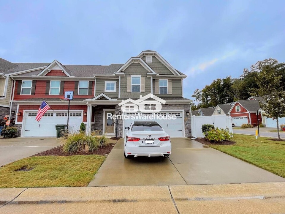 1839 Whelp Way in Chesapeake, VA - Foto de edificio