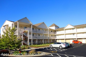 Benjamin Court Apartments in Bellingham, WA - Building Photo - Building Photo