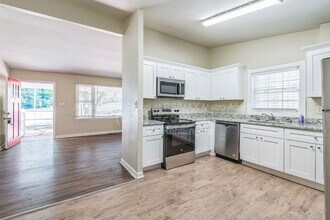 16 Bromack Dr SE in Atlanta, GA - Building Photo - Building Photo