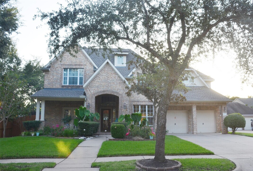 3303 Charleston Ct in Sienna, TX - Foto de edificio