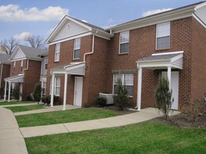 Tisbury Apartments in Radcliff, KY - Building Photo - Building Photo