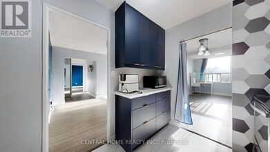 5 Shady Golfway in Toronto, ON - Building Photo - Building Photo