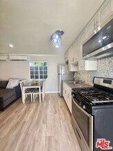 18002 Collins St in Los Angeles, CA - Building Photo - Building Photo
