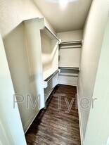1806 W Oakwood St in Tyler, TX - Building Photo