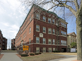 Maryland Court Apartments