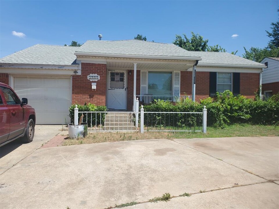 3929 NW 18th St in Oklahoma City, OK - Foto de edificio