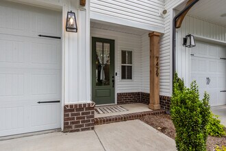 7429 Thomas Ln in Knoxville, TN - Building Photo - Building Photo