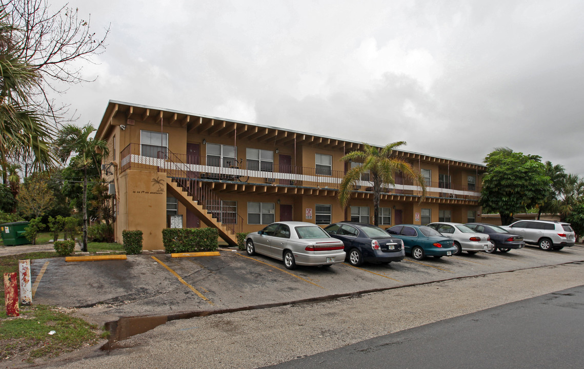 Laurana Apartments in Pompano Beach, FL - Building Photo