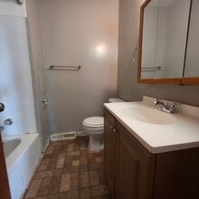 8185 Green Dr in Garfield Heights, OH - Building Photo - Building Photo
