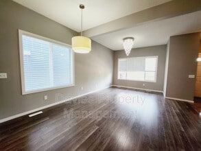 8209-8217 217 St NW in Edmonton, AB - Building Photo - Building Photo