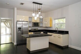 2280 SW 16th Ct in Miami, FL - Building Photo - Building Photo