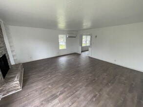 3916 Homedale Rd in Klamath Falls, OR - Building Photo - Building Photo