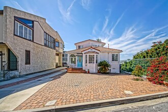 1727 Golden Ave in Hermosa Beach, CA - Building Photo - Building Photo