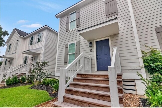 property at 850 W Sallier St