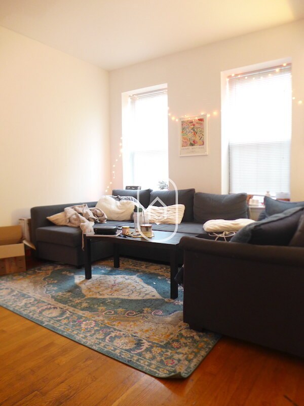 32 Cunard St in Boston, MA - Foto de edificio - Building Photo