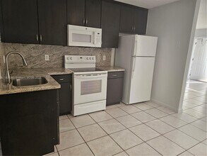4564 NW 16th Terrace in Fort Lauderdale, FL - Building Photo - Building Photo