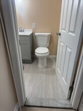 356 Franklin Ave, Unit B8 in Hartford, CT - Foto de edificio - Building Photo