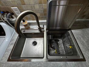 1284 Slater Rd, Unit 2 in New Britain, CT - Foto de edificio - Building Photo