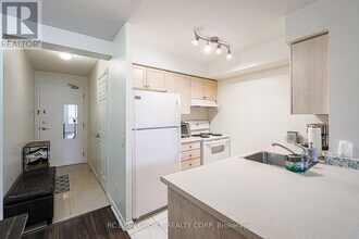 155 Beecroft Rd in Toronto, ON - Building Photo - Building Photo