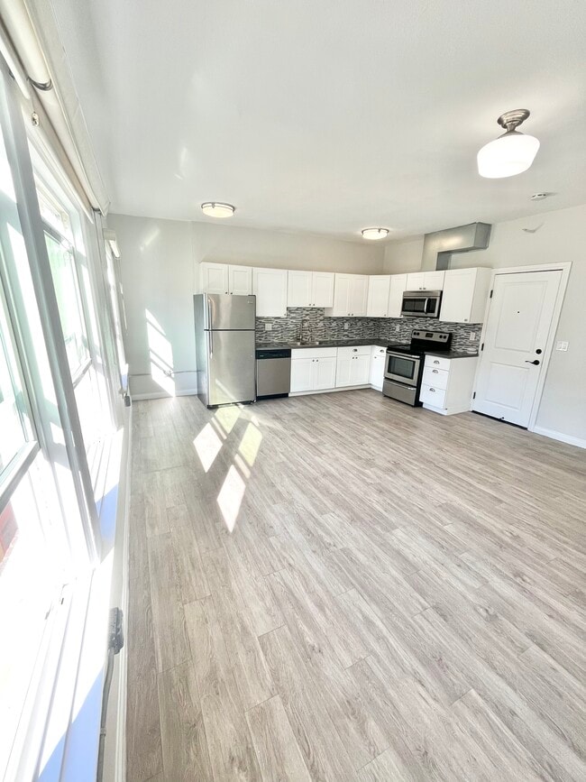property at 412 S Lake St