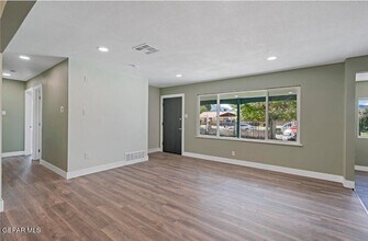 10096 Ontario Ave in El Paso, TX - Foto de edificio - Building Photo
