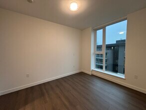 5685 Halley Av in Burnaby, BC - Building Photo - Building Photo