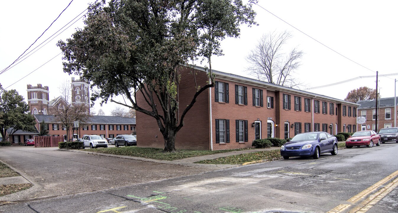 Mulberry Square in Evansville, IN - Building Photo