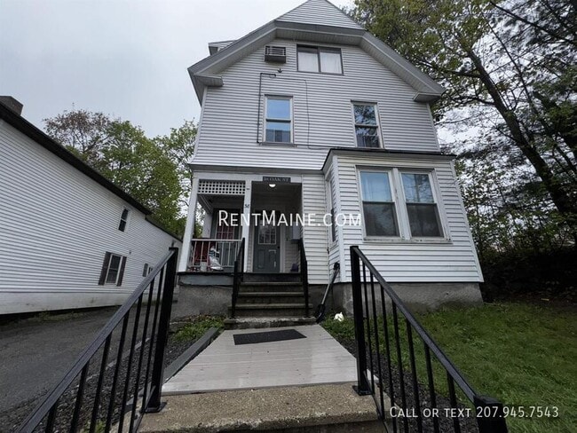38 Oak St