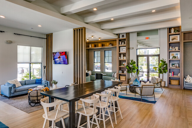 Jefferson Lake Howell in Casselberry, FL - Foto de edificio - Interior Photo