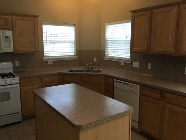 6205 Ozark Trl in Pearland, TX - Foto de edificio - Building Photo