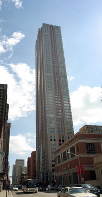 Millennium Centre in Chicago, IL - Foto de edificio - Building Photo