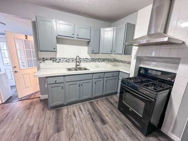 921 4th St NW in Grand Rapids, MI - Foto de edificio - Building Photo