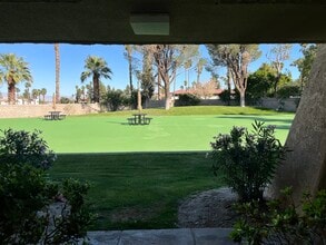 2810 N Arcadia Ct, Unit A113 in Palm Springs, CA - Building Photo - Building Photo
