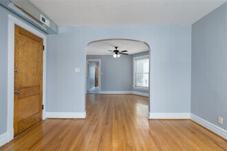 3337 W Cullom Ave in Chicago, IL - Foto de edificio - Building Photo