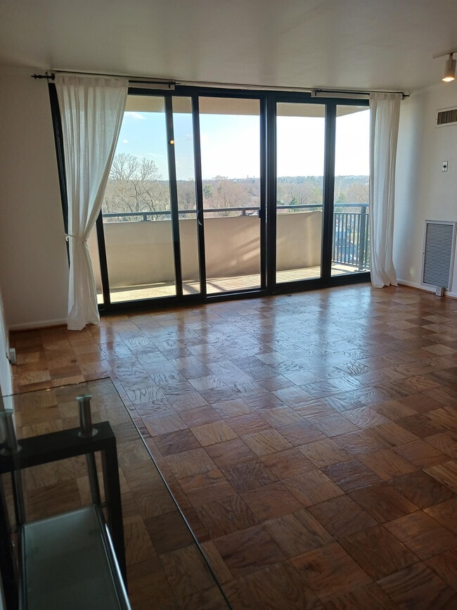 property at 4620 N Park Ave