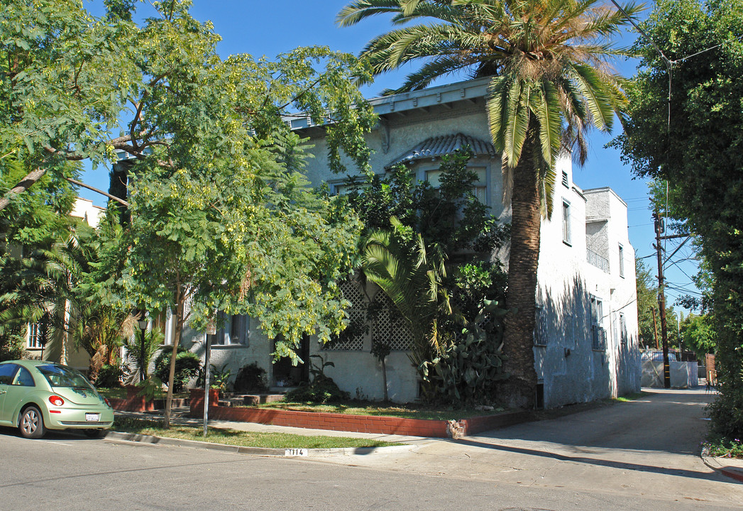 1114 Poinsettia Dr in West Hollywood, CA - Building Photo