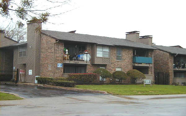 Cedarmont Apartments in Dallas, TX - Building Photo - Building Photo