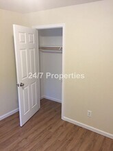 1315 NE 181st Ave-Unit -1 in Portland, OR - Foto de edificio - Building Photo