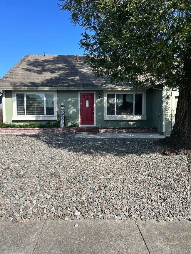 property at 983 Elizabeth Ave