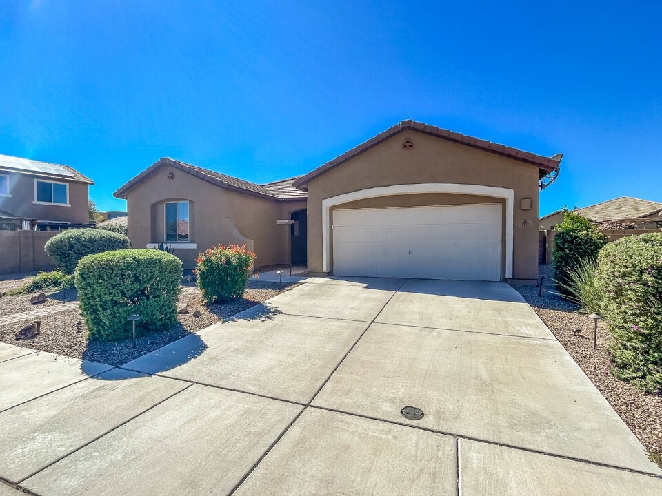 8375 N Ponderosa Pine Pl in Tucson, AZ - Building Photo