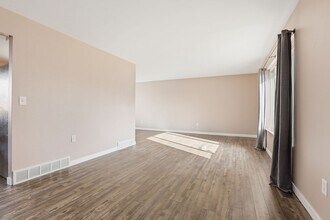 11645 W 73rd Pl in Arvada, CO - Building Photo - Building Photo