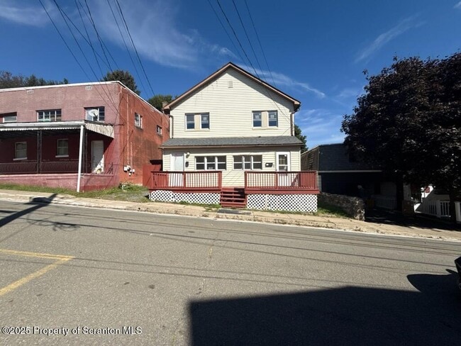 210 Center Ave in Plymouth, PA - Building Photo - Building Photo