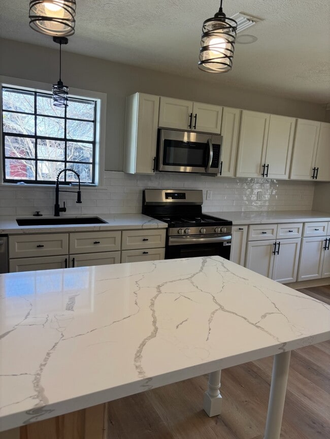 property at 1803 S Park St