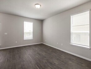 1910 Whitaker Dr in Austin, TX - Building Photo - Building Photo