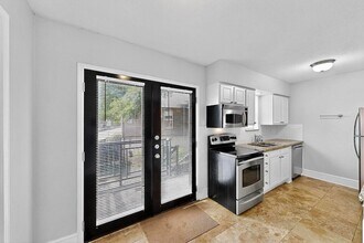 7736 Meadow Rd, Unit 203 in Dallas, TX - Building Photo - Building Photo