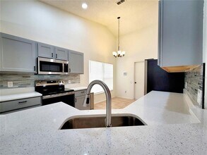 26857 Carla Pl in Lutz, FL - Building Photo - Building Photo