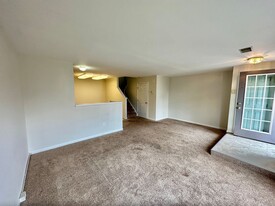 9342 Witch Hazel Way in Manassas, VA - Building Photo - Building Photo